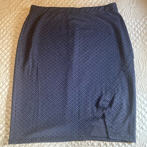 Gilli Navy Geometric Print Midi Skirt | 2X | Made in USA | Stretch Workwear 🇺🇸 - Picture 2 of 8